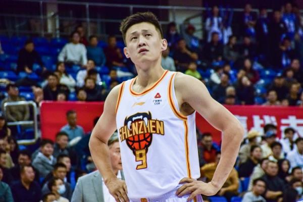 教練教你打籃球！周鵬13中10砍24分&生涯總得分升歷史第十三！